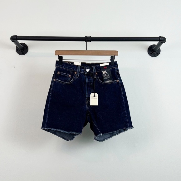 NWT Levi’s 501 High Rise Mid Thigh Shorts in Salsa Center Dark Wash - Picture 5 of 8